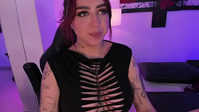 Snapshot of AnnikaMerliahh_ chatting on February 21, 6:26 pm AnnikaMerliahh online show from February 21, 6:26 pm