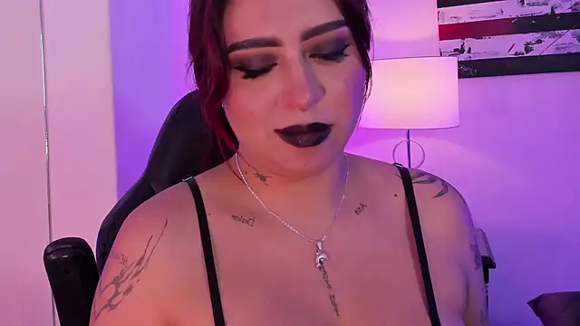 Snapshot of AnnikaMerliahh_ chatting on February 22, 6:19 pm AnnikaMerliahh online show from February 22, 6:19 pm