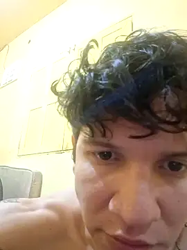 Snapshot of casal_coundray chatting on December 12, 3:32 am casal coundray online show from December 12, 3:32 am