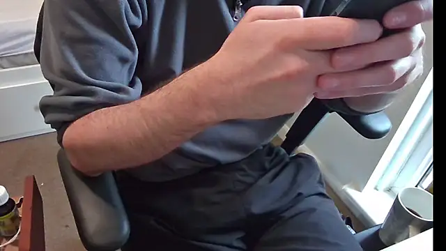 an4y8ot online show from November 3, 9:10 am