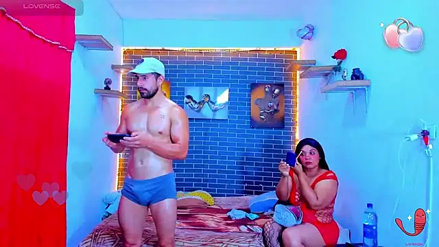 Snapshot of alessandro27yleonora chatting on February 5, 10:53 am alessandro27yleonora online show from February 5, 10:53 am