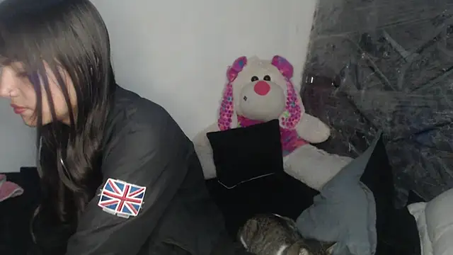 skinny sweet2411 online show from April 12, 9:25 am