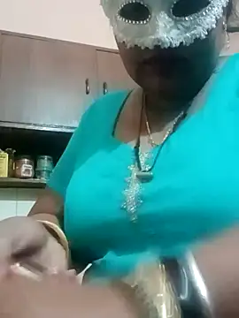 Snapshot of seemi_bhabhi chatting on February 22, 2:17 am seemi bhabhi online show from February 22, 2:17 am