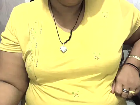 Snapshot of seemi_bhabhi chatting on February 28, 3:46 pm seemi bhabhi online show from February 28, 3:46 pm