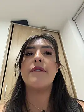 Snapshot of kim_zaratte chatting on May 3, 3:45 am kim zaratte online show from May 3, 3:45 am