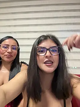 Snapshot of kim_zaratte chatting on May 12, 4:42 am kim zaratte online show from May 12, 4:42 am