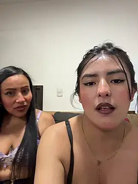 Snapshot of kim_zaratte chatting on May 19, 4:30 am kim zaratte online show from May 19, 4:30 am