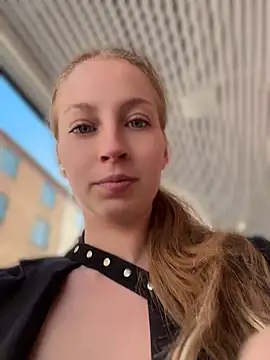 Hr Frk Olsen online show from April 24, 4:31 pm