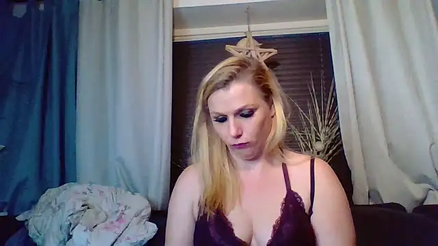 DevilsAngel13 online show from November 6, 9:26 pm