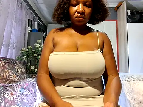 EbonyRose9 online show from April 12, 7:35 am