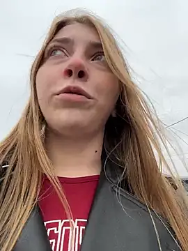 Snapshot of Sunny___Bunny chatting on October 16, 10:16 am Sunny Bunny online show from October 16, 10:16 am