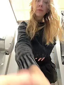 Snapshot of Sunny___Bunny chatting on October 18, 12:06 pm Sunny Bunny online show from October 18, 12:06 pm