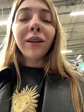 Snapshot of Sunny___Bunny chatting on October 21, 12:17 pm Sunny Bunny online show from October 21, 12:17 pm