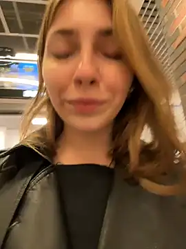 Snapshot of Sunny___Bunny chatting on October 28, 12:09 pm Sunny Bunny online show from October 28, 12:09 pm