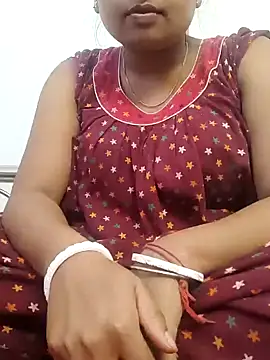 Snapshot of Priya_2222 chatting on December 14, 4:23 am Priya 2222 online show from December 14, 4:23 am