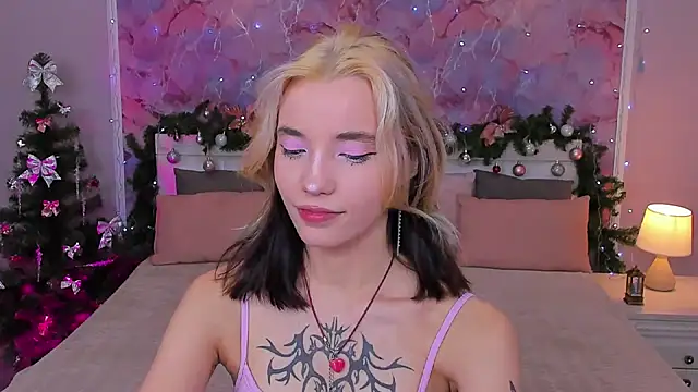 Snapshot of as1an_girlfriend chatting on December 20, 3:03 am as1an girlfriend online show from December 20, 3:03 am