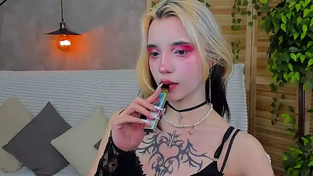 Snapshot of as1an_girlfriend chatting on January 31, 7:18 am as1an girlfriend online show from January 31, 7:18 am