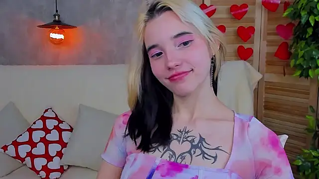 Snapshot of as1an_girlfriend chatting on February 12, 6:40 am as1an girlfriend online show from February 12, 6:40 am