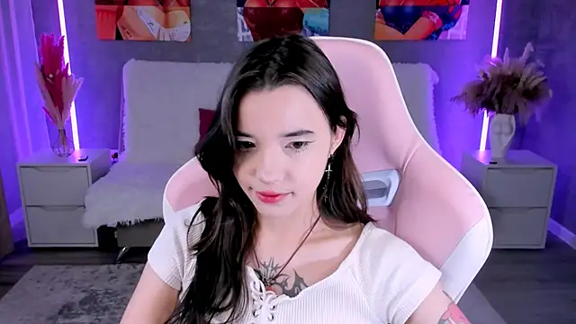 as1an girlfriend online show from May 24, 3:44 am