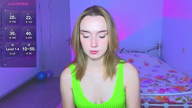 Wild Sophie  online show from December 17, 4:57 pm