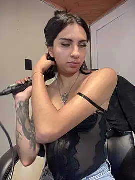 Hilary pinkk online show from November 26, 3:18 am