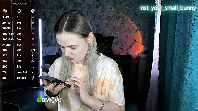 Snapshot of Your_small_bunny chatting on May 5, 2:08 am Your small bunny online show from May 5, 2:08 am