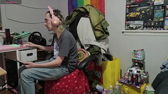 tallnerdyguy online show from April 15, 2:18 am