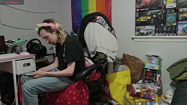 tallnerdyguy online show from May 10, 2:28 am