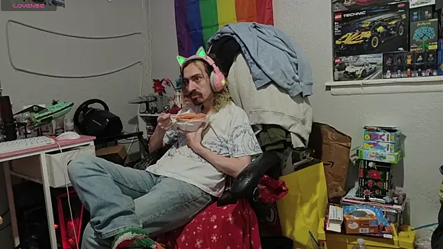 tallnerdyguy online show from May 14, 3:57 am