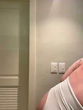 Shirley Thomas online show from November 14, 10:51 pm