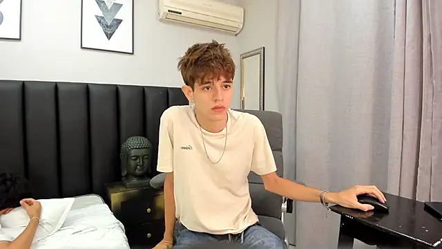 Snapshot of KLAUS_SUNRISE_XX chatting on January 15, 10:49 am KLAUS SUNRISE XX online show from January 15, 10:49 am