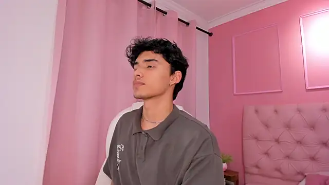 Snapshot of KLAUS_SUNRISE_XX chatting on January 29, 1:37 am KLAUS SUNRISE XX online show from January 29, 1:37 am