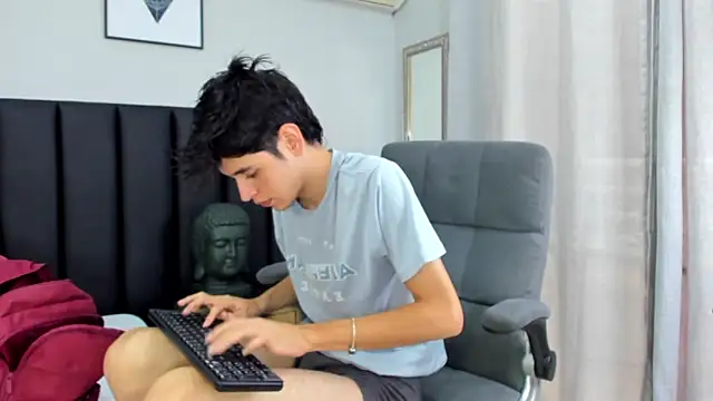 Snapshot of KLAUS_SUNRISE_XX chatting on February 28, 12:20 pm KLAUS SUNRISE XX online show from February 28, 12:20 pm