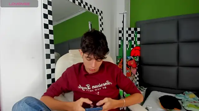 Snapshot of KLAUS_SUNRISE_XX chatting on March 21, 3:33 am KLAUS SUNRISE XX online show from March 21, 3:33 am