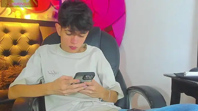 Snapshot of KLAUS_SUNRISE_XX chatting on September 23, 3:53 am KLAUS SUNRISE XX online show from September 23, 3:53 am