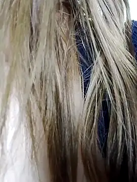 Snapshot of sexy-mariya chatting on February 13, 10:39 pm sexy-mariya online show from February 13, 10:39 pm