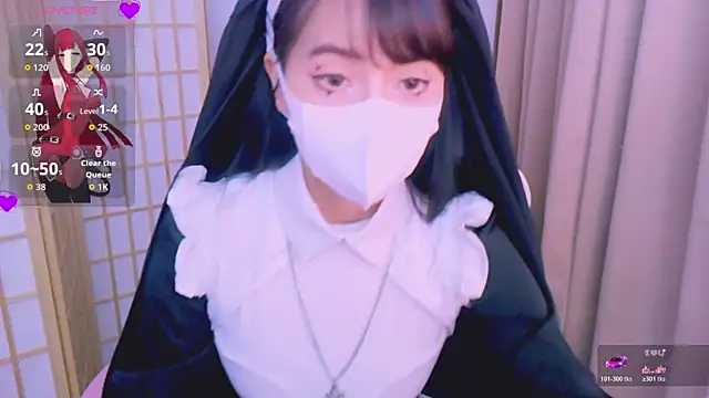 Snapshot of desiregirl69 chatting on October 31, 3:13 pm desiregirl69 online show from October 31, 3:13 pm