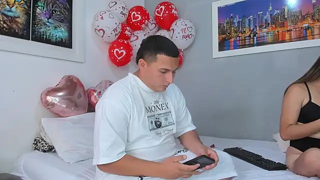 Snapshot of naughtyloverss chatting on February 14, 4:52 pm naughtyloverss online show from February 14, 4:52 pm