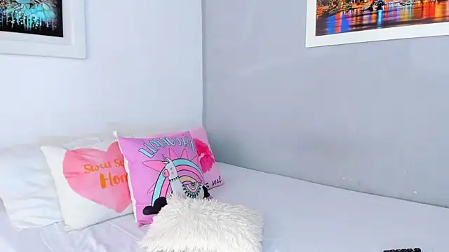 Snapshot of naughtyloverss chatting on February 16, 2:54 pm naughtyloverss online show from February 16, 2:54 pm