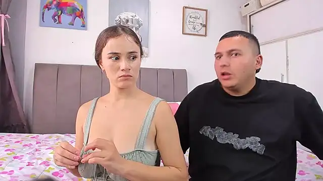 Snapshot of naughtyloverss chatting on December 13, 7:53 pm naughtyloverss online show from December 13, 7:53 pm