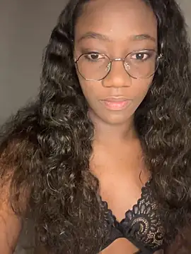 Snapshot of Khenta_Michells chatting on November 17, 11:05 am Khenta Michells online show from November 17, 11:05 am