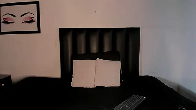 Snapshot of Khenta_Michells chatting on November 25, 10:37 am Khenta Michells online show from November 25, 10:37 am