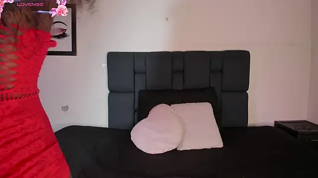 Khenta Michells online show from January 8, 10:39 am