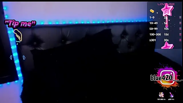 Skyler  blue4 online show from December 4, 5:33 pm