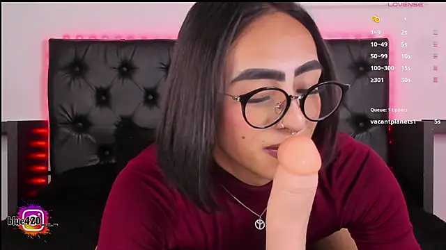 Skyler  blue4 online show from February 4, 9:49 am