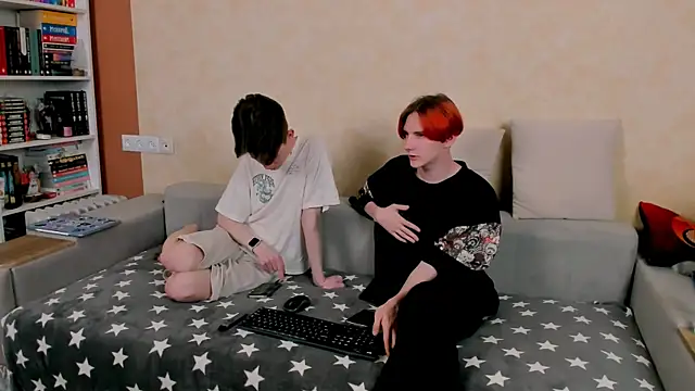 Snapshot of AndrewwCarter2 chatting on June 19, 9:07 pm AndrewwCarter2 online show from June 19, 9:07 pm