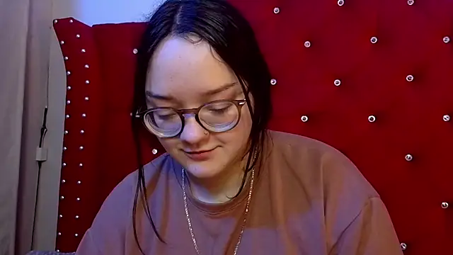 Snapshot of charlotte1-ls chatting on November 24, 9:47 pm charlotte1-ls online show from November 24, 9:47 pm