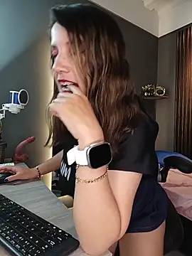 gwen ashly online show from January 14, 8:14 pm