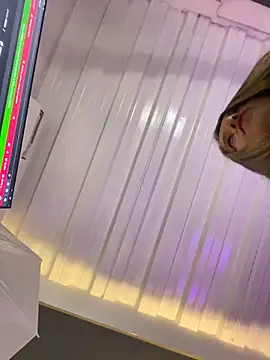 gwen ashly online show from March 13, 8:59 pm