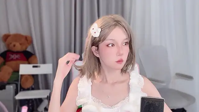 Snapshot of AnAn-520 chatting on April 7, 2:45 am AnAn-520 online show from April 7, 2:45 am